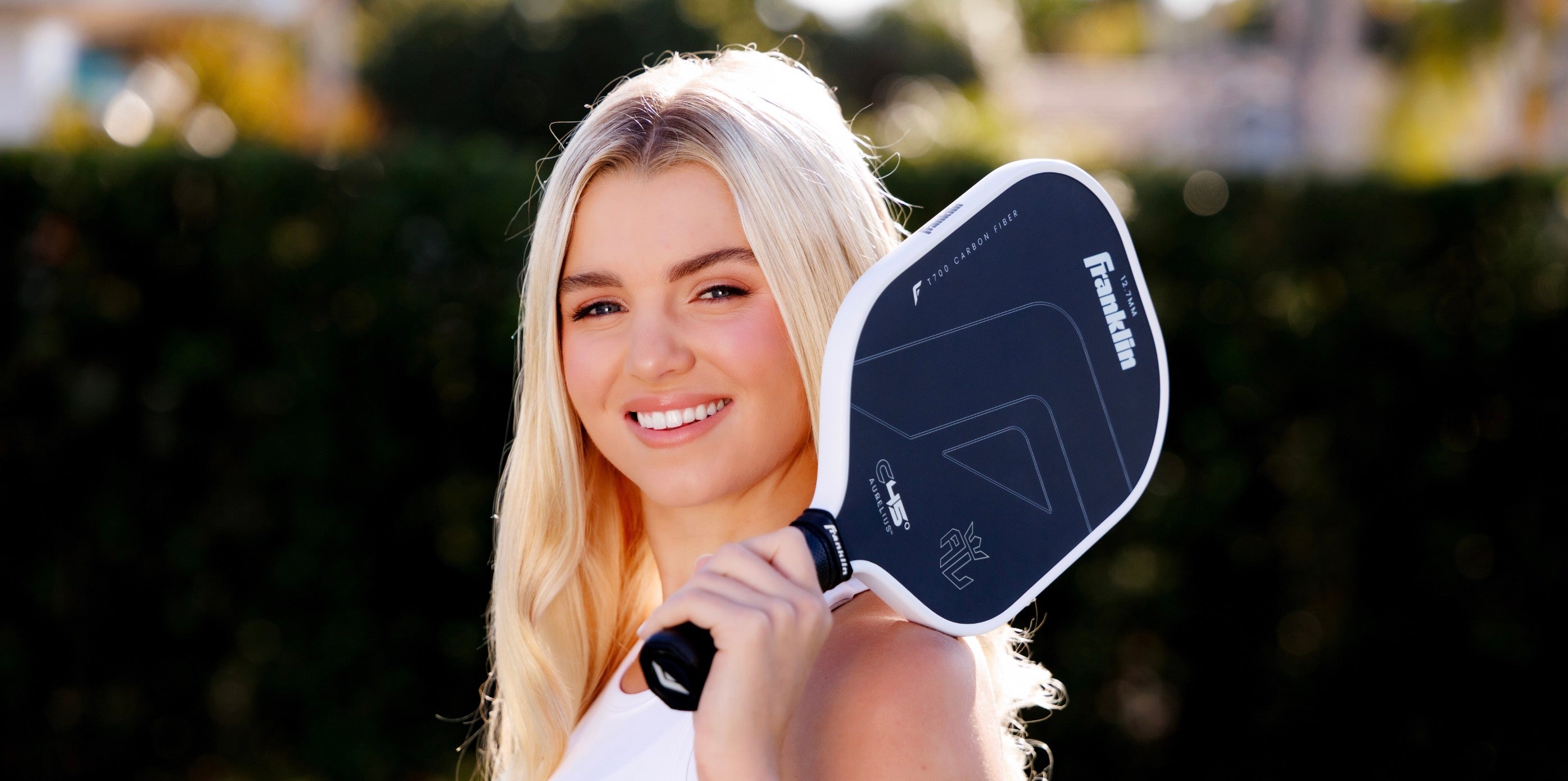 Anna Leigh Waters signs paddle contract with Franklin